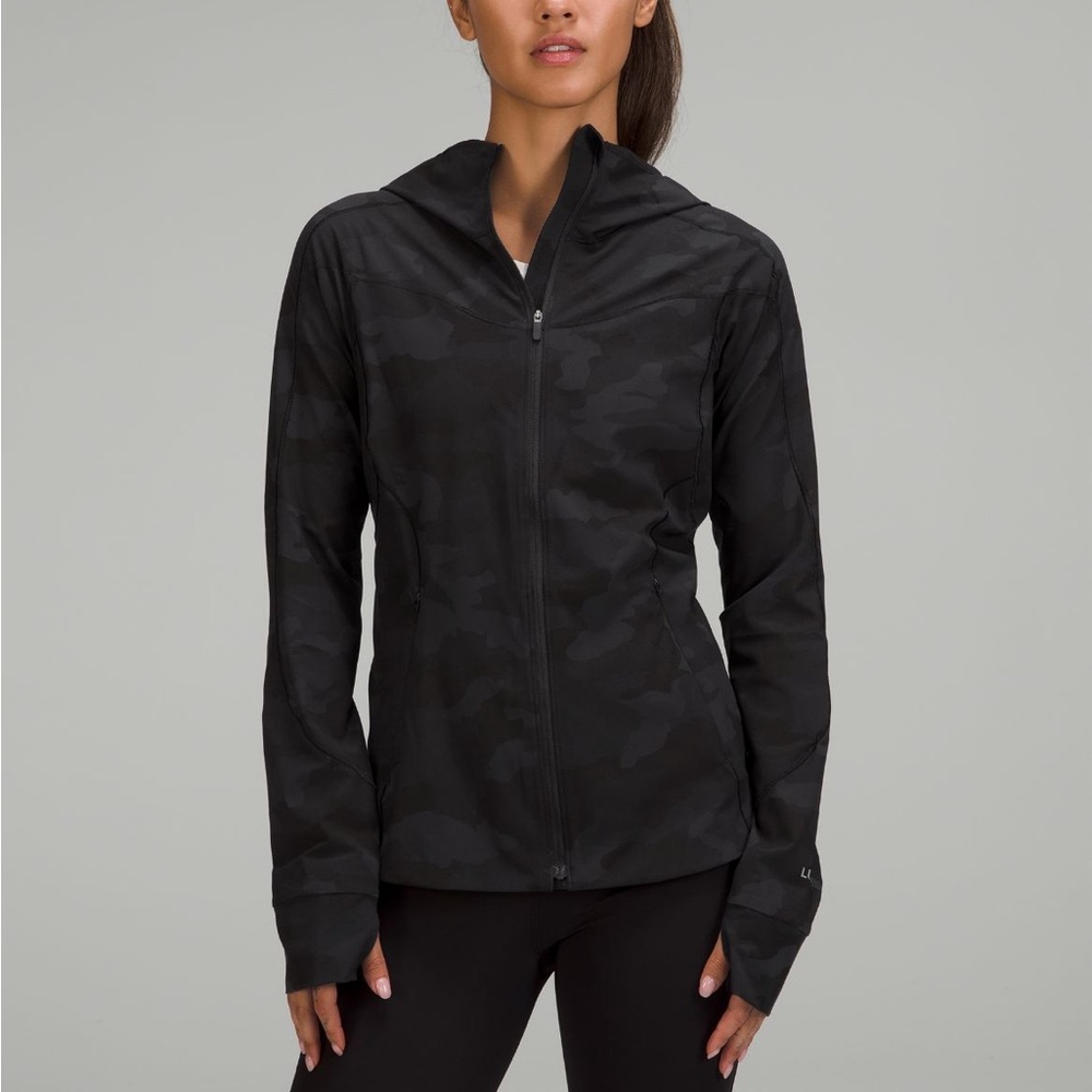 Lululemon mist over wind breaker